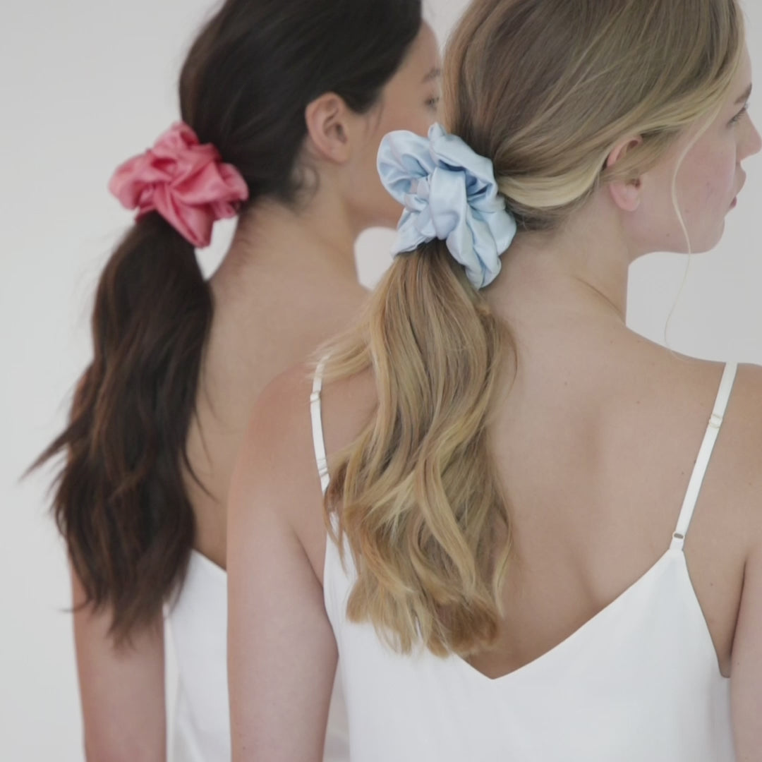 Silk Scrunchie Dusk video thumb